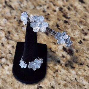 Elegant Silver Floral Jewelry Set